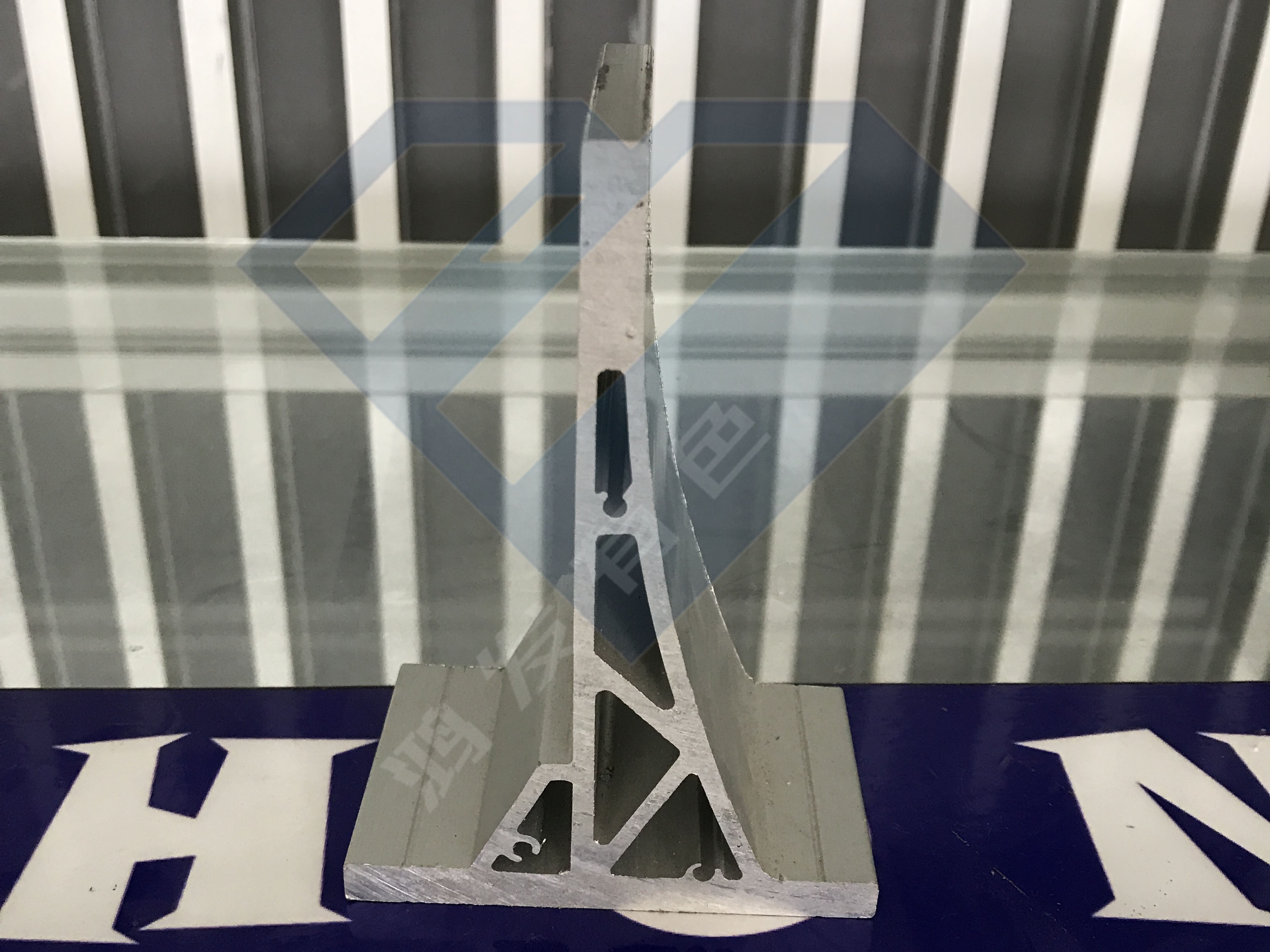 異形三角支架型材定制85*125，鋁型材開(kāi)模定制源頭廠(chǎng)家